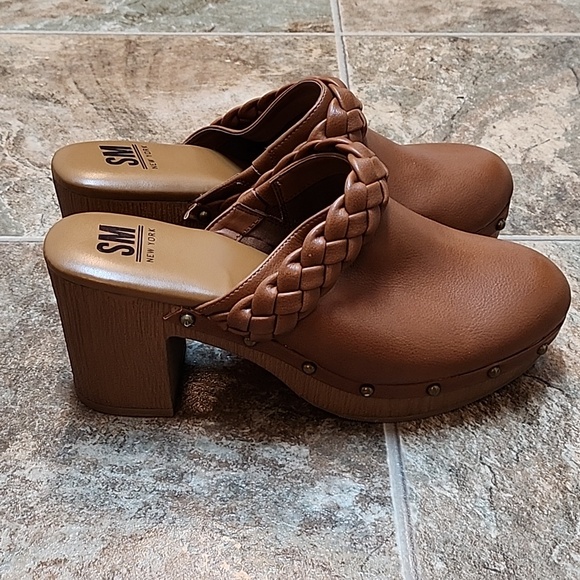 Tan clogs new - Picture 4 of 8